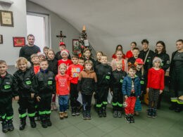 Świąteczna zbiórka z gaśnicą w ręku