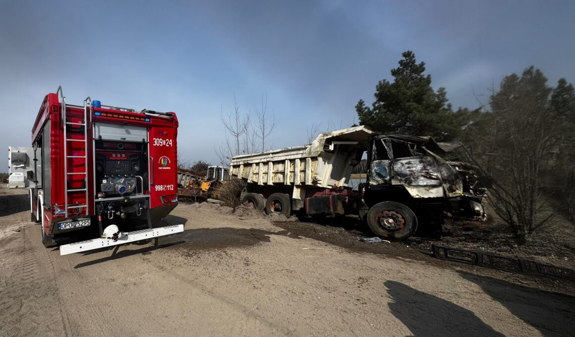 Pożar samochodu ciężarowego na terenie żwirowni